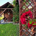 Casa vacanze Chata Pod Mogielica - Klimatyczny Dom Na Wylacznosc Z Ogrodem I Widokiem Na Gory Slopnice