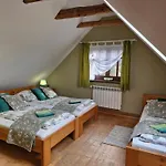 Hébergement de vacances Chata Pod Mogielica - Klimatyczny Dom Na Wylacznosc Z Ogrodem I Widokiem Na Gory Slopnice