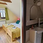 Hébergement de vacances Chata Pod Mogielica - Klimatyczny Dom Na Wylacznosc Z Ogrodem I Widokiem Na Gory