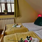 Chata Pod Mogielica - Klimatyczny Dom Na Wylacznosc Z Ogrodem I Widokiem Na Gory Hébergement de vacances