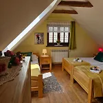 Casa vacanze Chata Pod Mogielica - Klimatyczny Dom Na Wylacznosc Z Ogrodem I Widokiem Na Gory Slopnice