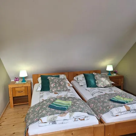 Chata Pod Mogielica Komfortowe Pokoje Z Widokiem Na Mogielice 1000M Od Tras Wokol Gory Mogielica Holiday home