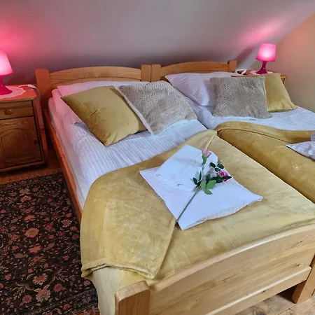 Chata Pod Mogielica - Klimatyczny Dom Na Wylacznosc Z Ogrodem I Widokiem Na Gory Hébergement de vacances Slopnice